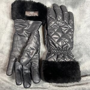 UGG Women's Quilted Black Gloves with Fur Trim